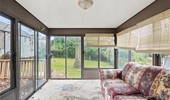 9535 Mackenzie Rd, Affton, MO 63123