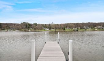 1539 Lowe Dr, Algonquin, IL 60102