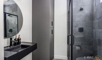 4225 N Uintah Dr, Alton, UT 84710