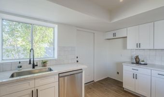 529 W MYRNA Ln, Chandler, AZ 85225