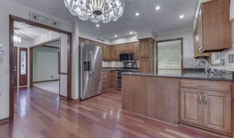 1640 Ridge Hill Ln, Indianapolis, IN 46217