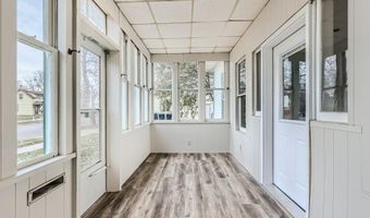 555 Tyler St, Anoka, MN 55303