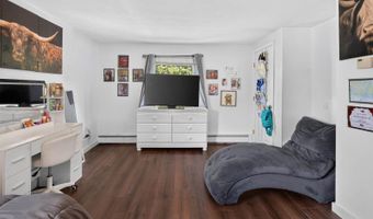 61 Sunny Hollow Pl, Bangor, ME 04401