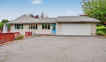 13 Governors Ln, Bethel, CT 06801
