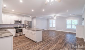 939 Old Stagecoach Rd, Camden, SC 29020
