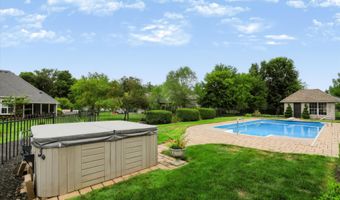 6040 White Ash Ct, Avon, IN 46123