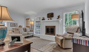 2704 PINE MANOR Ln, Albany, GA 31707
