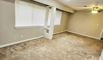 861 Oak Crst, Baxter Springs, KS 66713
