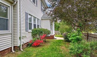 4 Talbot Mnr, Cranston, RI 02905