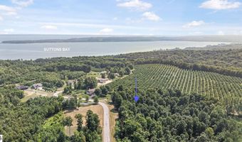 1905 N Blue Water Ct, Suttons Bay, MI 49682