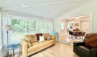 225 Hoyt St, Darien, CT 06820