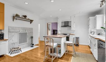 155 Stony Creek Rd, Branford, CT 06405