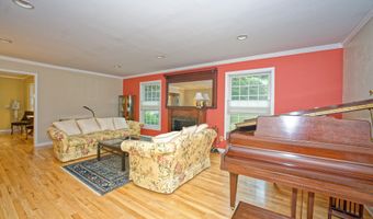 10 Birch Hill Rd, Albany, NY 12211