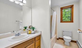 31 Wildwood Dr, Columbia, CT 06237