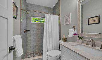 21 Lakeview Rd, Brookfield, CT 06804