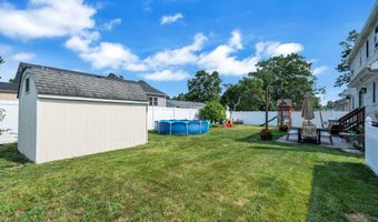 728 Neptune Ave, Beachwood, NJ 08722