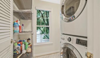 14 S MANCHESTER St, Arlington, VA 22204