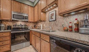 12 BARCLAY Dr, Hockessin, DE 19707