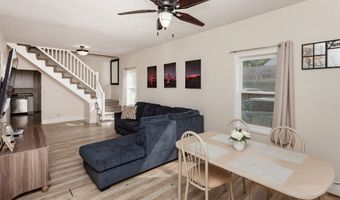412 E Gray St, Des Moines, IA 50315