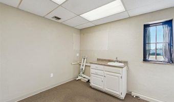 7505 NW 23rd St, Bethany, OK 73008