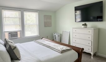 11 Belmont Cir, Danbury, CT 06810