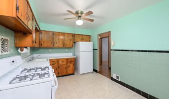 570 Garfield Ave, Belford, NJ 07718