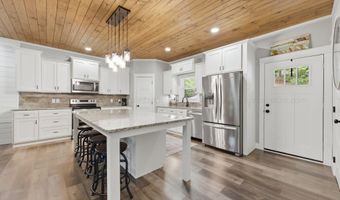 1067 LEGENDARY Pkwy, Arley, AL 35541