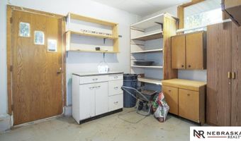 1828 William Dr, Beatrice, NE 68310