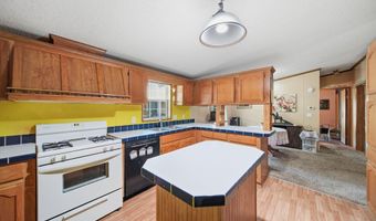 510 Missouri River Ct, Adrian, MI 49221
