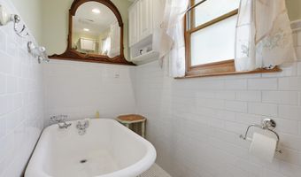 674 E BAY Ave, Barnegat, NJ 08005