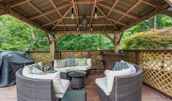 156 Magnolia Ln, Middletown, NJ 07748