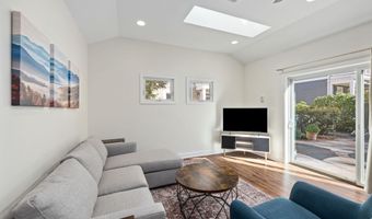 1604 N EDGEWOOD St, Arlington, VA 22201