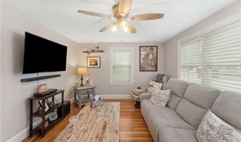 32 Waterman Ave, Johnston, RI 02919