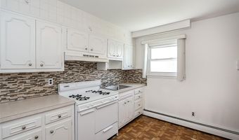 49 Lee Ave, Albertson, NY 11507