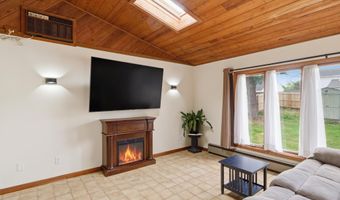 11 James Dr, Albany, NY 12211