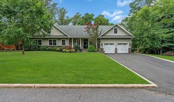 10 Greenwood Pl, Middletown, NJ 07748