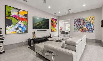 808 EDGEWATER Dr, Orlando, FL 32804