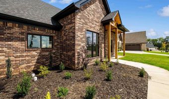 6048 Majestic Waters Dr, Benton, AR 72019