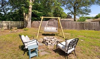 239 Richmond Dr, Warwick, RI 02888