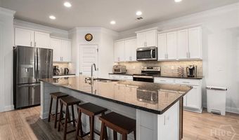 297 Woodbury Ln, Hull, GA 30646