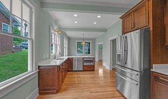 263 NE Oak Hill St, Abingdon, VA 24210