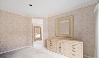 40 Alpine Estates Dr, Cranston, RI 02921