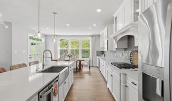 300 Crest Ln, Adams Twp., PA 16046