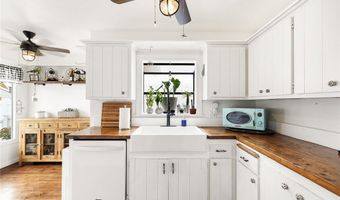 206 S Wisconsin St, Fallbrook, CA 92028