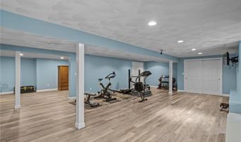 6 Jasons Grant Dr, Cumberland, RI 02864