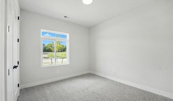 1630 Grayhawk Dr, Basehor, KS 66007