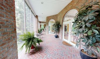 1 Albemarle Ln, Barboursville, WV 25504