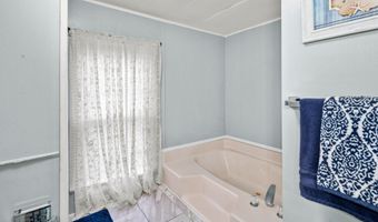 8 Mary Ct, Barnegat, NJ 08005