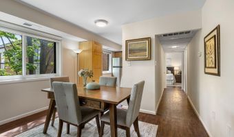 3330 S 28TH St 401, Alexandria, VA 22302