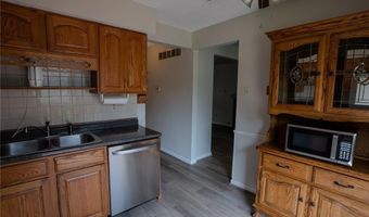 2414 Hiddencrest Ln 115, Ballwin, MO 63021